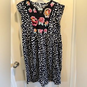 Perfect everyday dress, Sz M, 100% vicose with embroidery on the front.